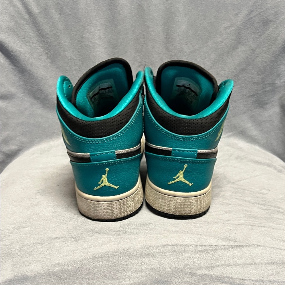 Jordan Kids Sneakers Teal and White - Picture 3 of 4
